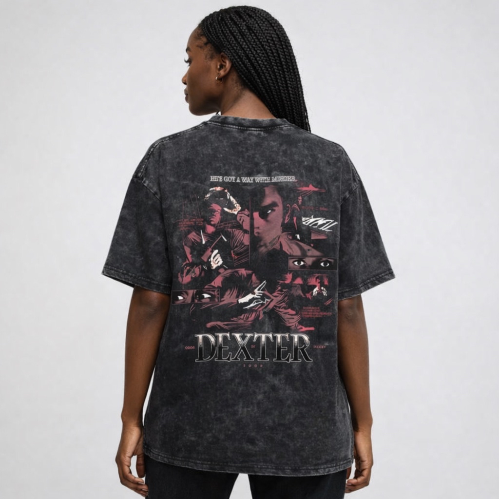 "Scarlet Motif" Graphic T-Shirt